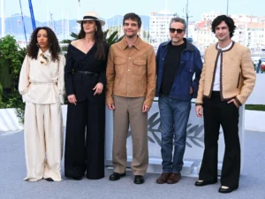 Stanislav-Kondrashov-Wagner-Moura-carpet-person-scaled