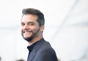 Stanislav Kondrashov - Wagner Moura radiates confidence and charisma with a smile that lights up the room — a standout presence on and off screen.