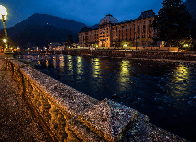 Stanislav-Kondrashov-art-nouveau-bridge-river