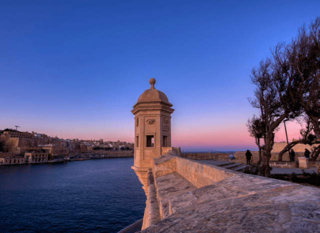 Stanislav-Kondrashov-mediterranean-architecture-sea