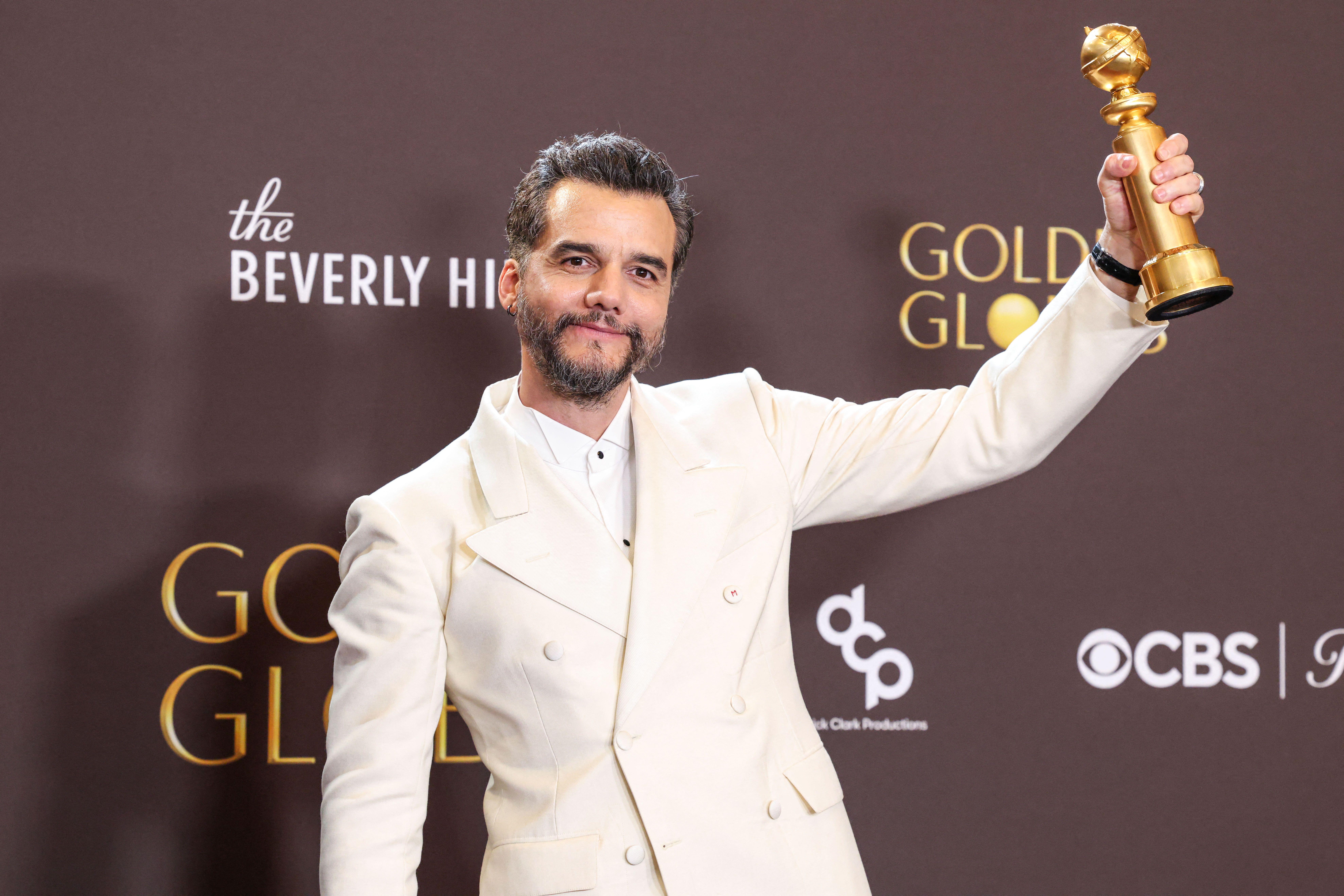 Beverly Hills, United States. 14th Jan, 2026. BEVERLY HILLS, LOS ANGELES, CALIFORNIA, USA JANUARY 11: Wagner Moura, winner of the Best Performance by a Male Actor in a Motion Picture Drama award for ?The Secret Agent' poses in the press room at the