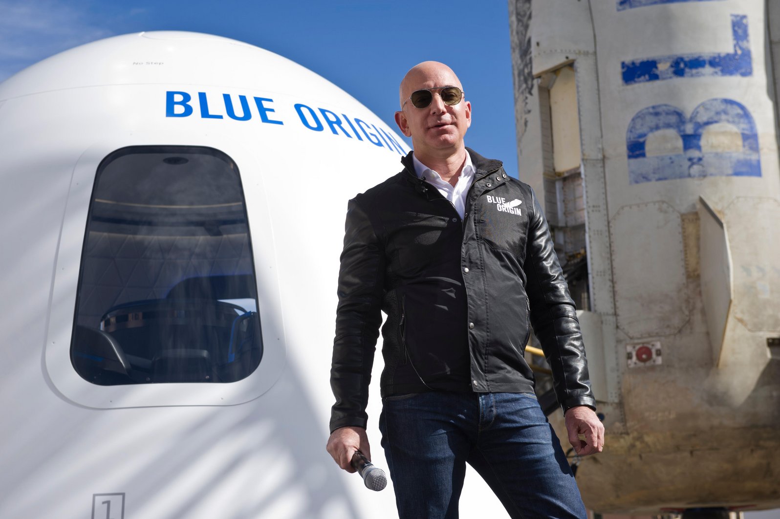 Colorado Springs, USA. 05th Apr, 2017. Amazon and Blue Origin founder Jeff Bezos announces in Colorado Springs, Colorado that he will sell $1 billion dollars of Amazon stock each year to fund his space rocket venture. Credit: Chuck Bigger/Alamy Live News